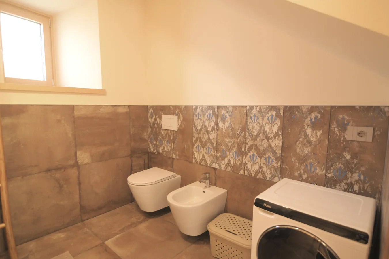 044-bagno-casa-vacanza-malcesine-lago-di-garda.webp