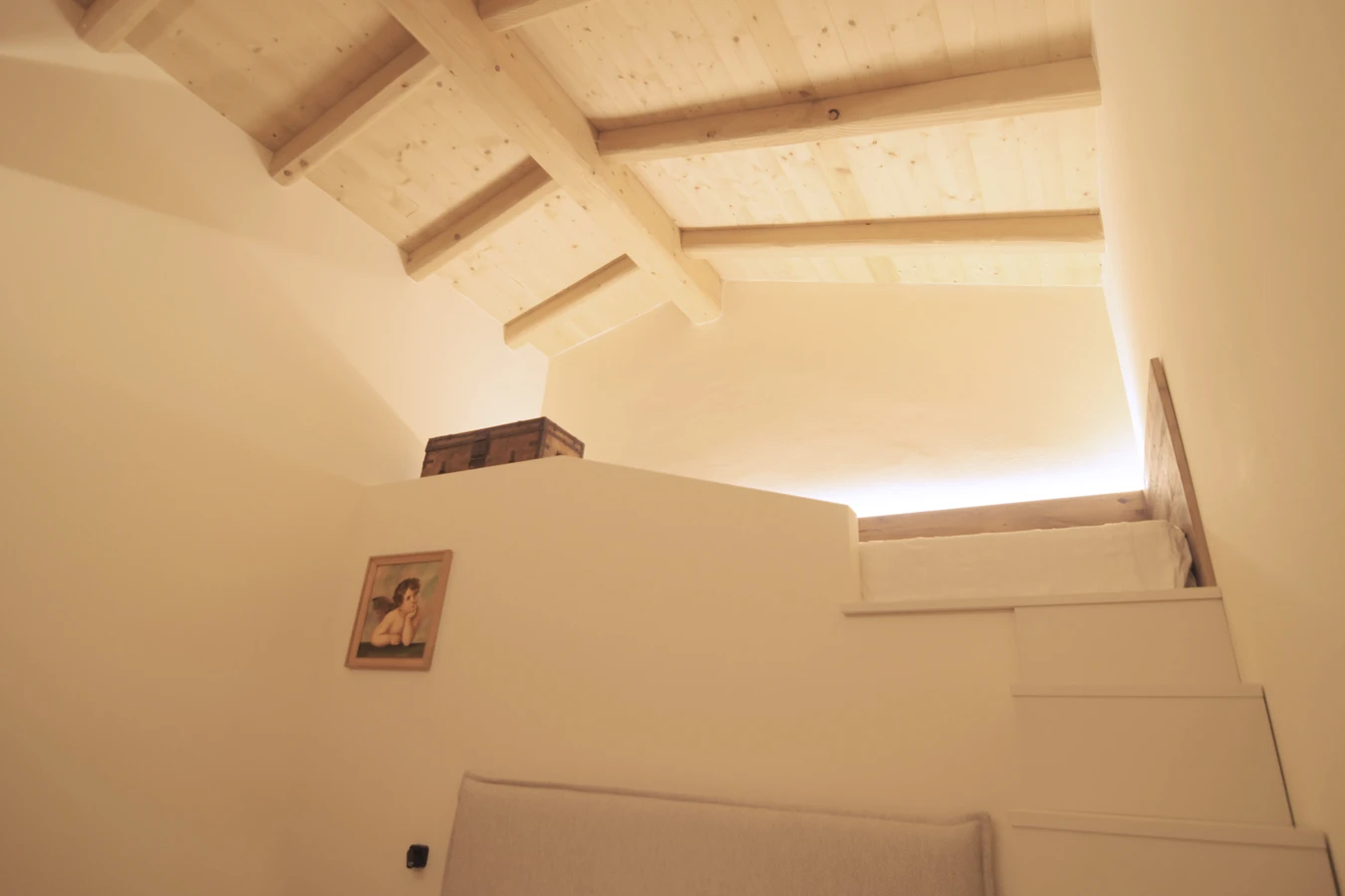084-schlafzimmer-ferienhaus-malcesine.webp